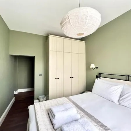 Redland - 5 Bristol