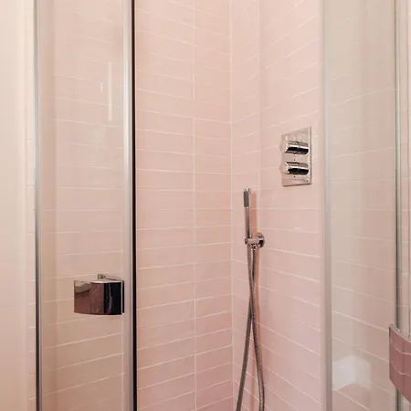 Redland - 5 * Bristol